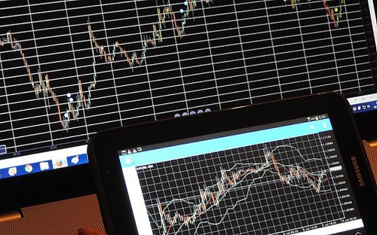 重磅?噱头?今日上市的全球最大区块链ETF是什么鬼_ETF:数字货币交易违法吗