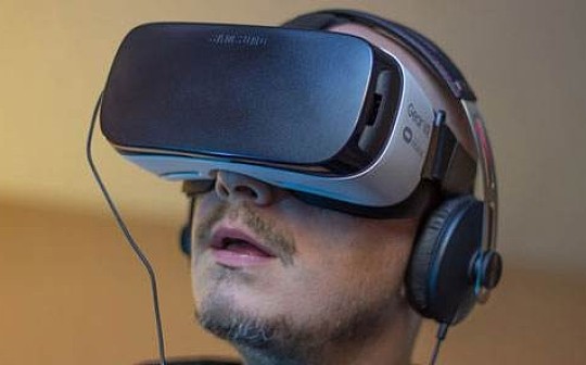 VR企业转型区块链竟是买矿机挖矿 再热的概念也迟早被玩坏_区块链:Epik Prime