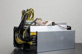 虚拟货币跌跌不休,一手矿机或面临低价甩卖?_比特币:NFT