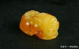 琥珀蜜蜡貔貅挂件或摆件，如何挑选，佩戴有何讲究？_TVC:Max Bidding