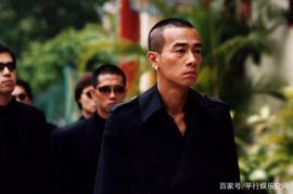 陈小春的心酸成长史，被爸爸用铁链拴住，13岁辍学养家_TOK:TVB