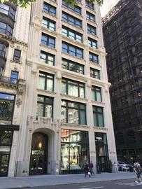 贝索斯又双叒叕买房了：1.5亿拿下新公寓，这次又是连套起步_马斯克:亚马逊