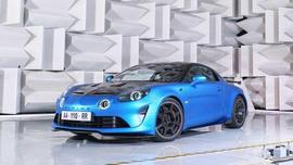 极致轻量化的Alpine A110 R登场，为了减重连后车窗都不省了_LON:ONS