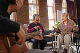 三孩家庭和丁克家庭，人老了结果会怎样？_ARA:ONES