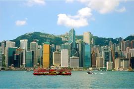 香港压力这么大！为何内地中产都在卷香港身份？_LION:PLANB